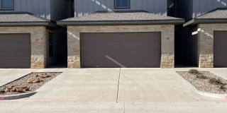 PRE-LEASE MID-JUNE MOVE-IN! 3B/3.5B/2G TOWNHOME PRE-LEASE MID-JUNE MOVE-IN! 3B/3.5B/2G TOWNHOME Gallery 1