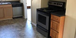 Cute 2 bedroom with garage Gallery 5