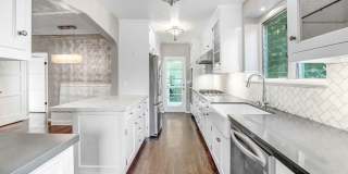 Luxurious Remodeled Home with ADU in Valley Village Gallery 4