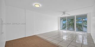 1075 NE Miami Gardens Dr Gallery 20