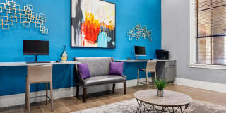 Elan Gallery 17
