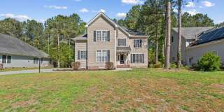 Large home with 5 bedrooms in Brickshire Gallery 1