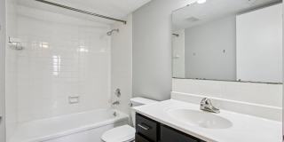 Edgewater Apartments Gallery 4