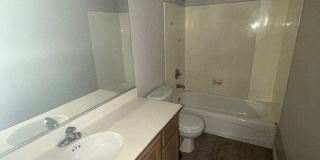 4039 Hollis Street Gallery 9