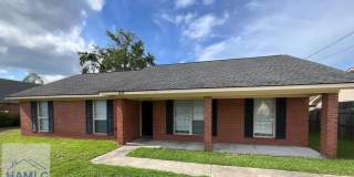 1750 Latham Court Gallery 1