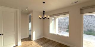 60 740 North Gallery 8