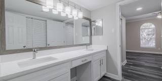 The Village at Bellaire Apartments Gallery 71