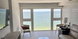 ** STUNNING BEACHFRONT 2/2 PENTHOUSE SEASONAL UNIT ** CASA BONITA GRANDE ** MODERN ** LUXURY ** BONITA SPRINGS ** Gallery 6