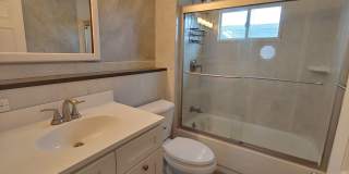 800 E Broadway Gallery 14