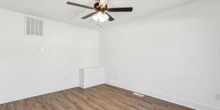 5006 Grayton Alley Gallery 34