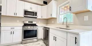 1004 GIRARD Street NW Gallery 11