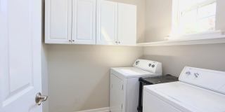 3 Bedroom, 2 Bath End Unit with Fresh Carpet and Paint in Auburn Square! Gallery 27