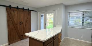 4075 Palm Forest Drive N Gallery 2