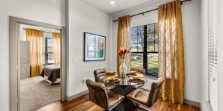 The Royce 8100 The Royce 8100 Gallery 35