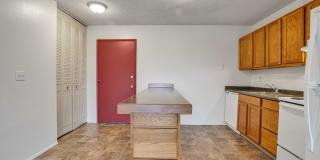 #410 OAK MANOR Gallery 12