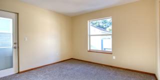 8321 SW Durham Road ~ MOVE IN SPECIAL - First Month's Rent FREE!!! Gallery 12