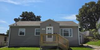 3 bed, 1 bath, 1 car garage, fenced in backyard Gallery 1