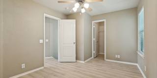 Two Bedroom Townhouse, Great Location! Gallery 19