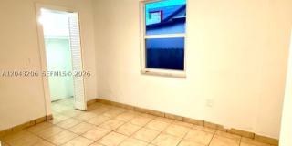 4307 SW 9th ST Gallery 6