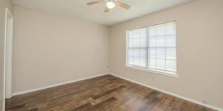 1118 CRESCENT LANE Gallery 14
