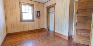 Large Centrally Located Home for Rent! Gallery 26