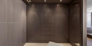 5875 Collins Avenue Gallery 10