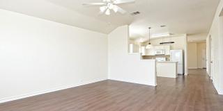 Beautiful 4 Bedroom / 2 Bath Home in Eagle’s Landing Subdivision Gallery 8
