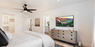 3827 E HAZELWOOD Street Gallery 21