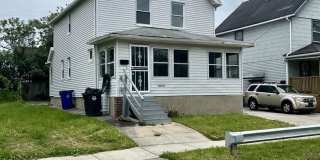 Four bedroom one bathroom home for rent Gallery 1