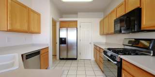 Beautiful 4 Bedroom, 2 Bath In The NW! Beautiful 4 Bedroom, 2 Bath In The NW! Gallery 5