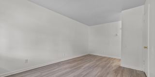 The Oaks Gate City Gallery 18