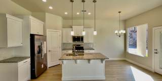 Four-Bedroom Home Near Shooting Star Park in Washington Fields Gallery 21