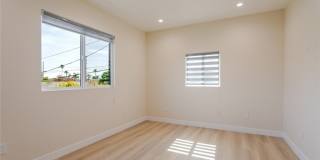 11112 Emelita Street 1/2 Gallery 10