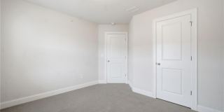 407 Lincoln Street Gallery 47