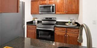 Beautiful 2 bed with private patio and outdoor space Gallery 5
