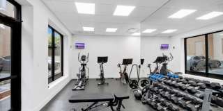 525 N MACQUESTEN PARKWAY Gallery 16