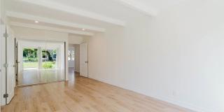 2007 West Kenneth Road Gallery 3