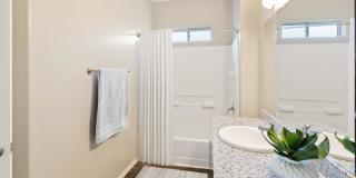 Equestrian Luxury Apartment Homes Gallery 7