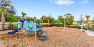 Like new 3/2.5 Townhome Gallery 23