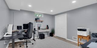 7707 LAKE GLEN Drive Gallery 44