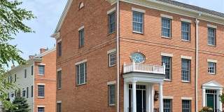 2076 Broughton Street Gallery 1