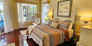 Seasonal Short-Term 4 Bedroom 3 Bathroom Heated Pool Home located in Venetian Golf & River Club! Gallery 44