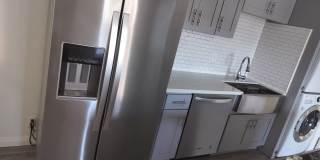Top Floor Apartment, 1 Bed + 1 Car Garage, Long Beach Gallery 13