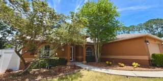 Beautiful Remodeled/Renovated 3/2/2 with Large Screen Porch Gallery 1