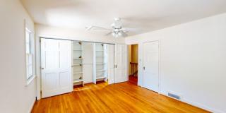 NW DC locale...3 level - 2 bed + Den with 2.5 & off street parking  - 16 months only Gallery 22