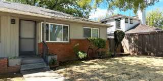 Charming 2BR/1BA East Sacramento Duplex with Private Garage Gallery 1