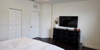 202 NE 36th Ter Gallery 35