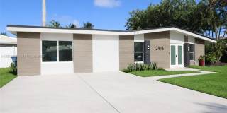 2416 NE 19th Ter Gallery 1