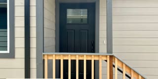 1123 Annalise Street, Central Point Gallery 1