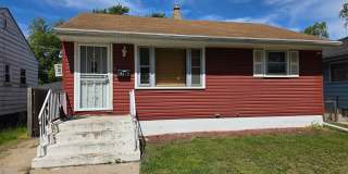 Home with finished basement and fenced in yard Gallery 1